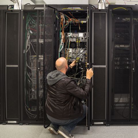 4 Ways To Scale Up Your Server Farm for Growth